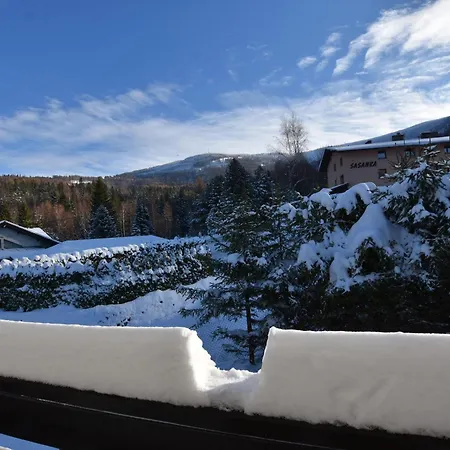 Czyrna Przy Gondoli 아파트 슈차이르크